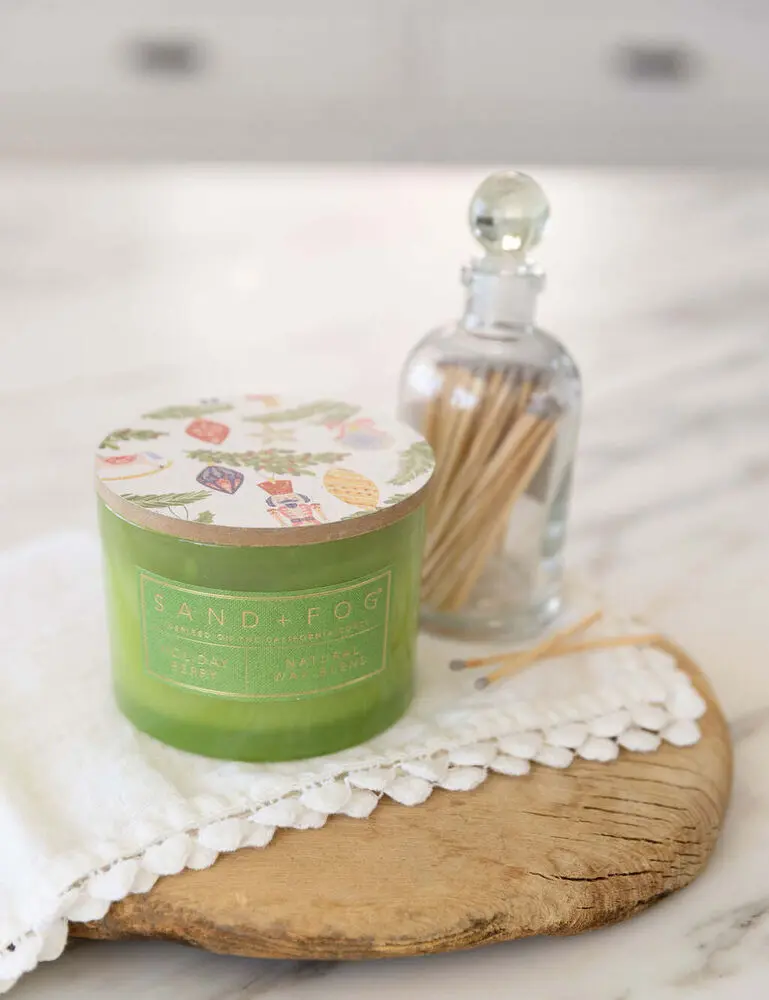 Holiday Berry 12 Oz Scented Candle - Image 2